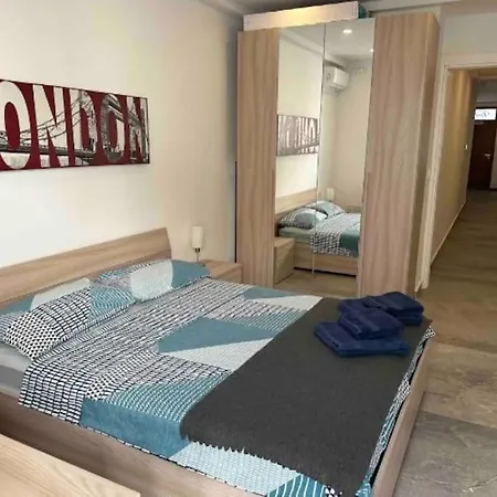 2 Double Bedroom Maisonette With Own Entrance