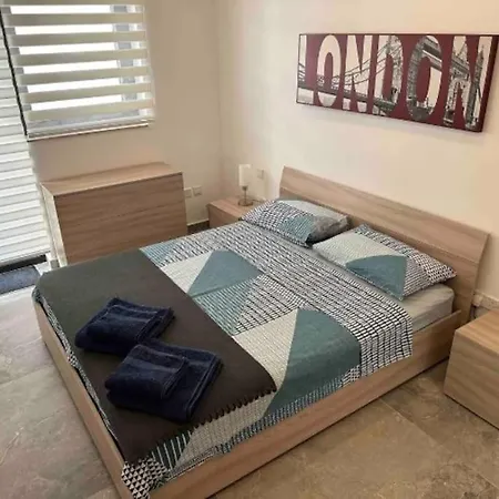 2 Double Bedroom Maisonette With Own Entrance * Is-Swieqi